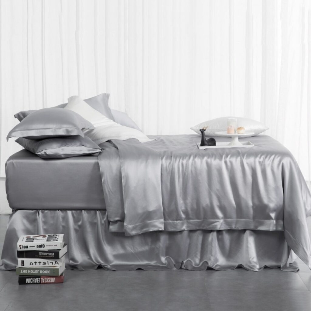 lenjerie-de-pat-de-lux-din-satin-premium-platinum-melegim